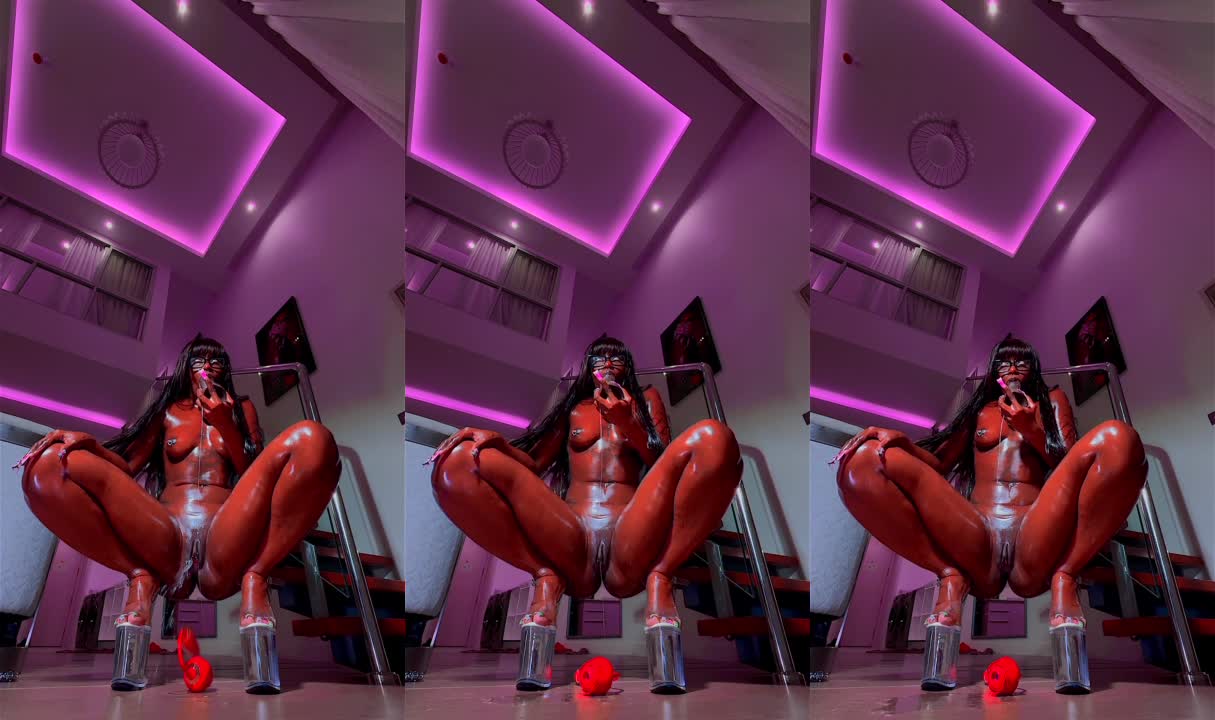 queentahshaar Leaked Video #103